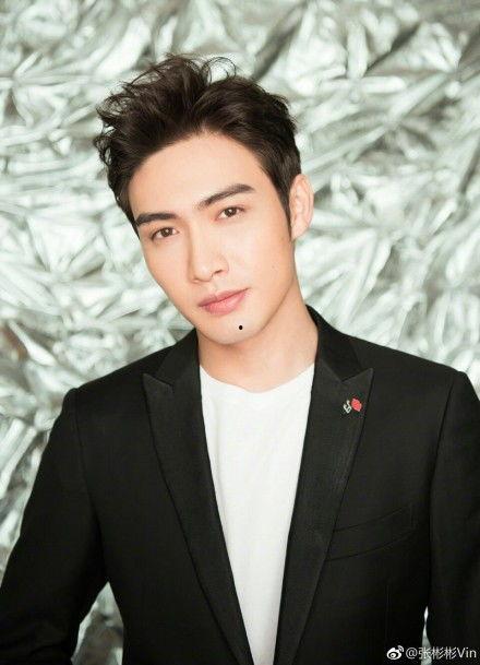 方家翊爆料情侣博主视频,视频内容引发热议 第1张 方家翊爆料情侣博主视频,视频内容引发热议 第1张